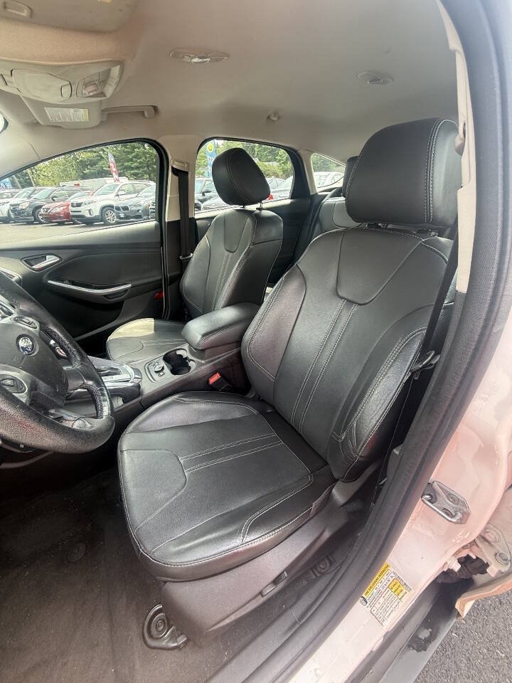 Used 2014 Ford Focus Titanium FWD image 13