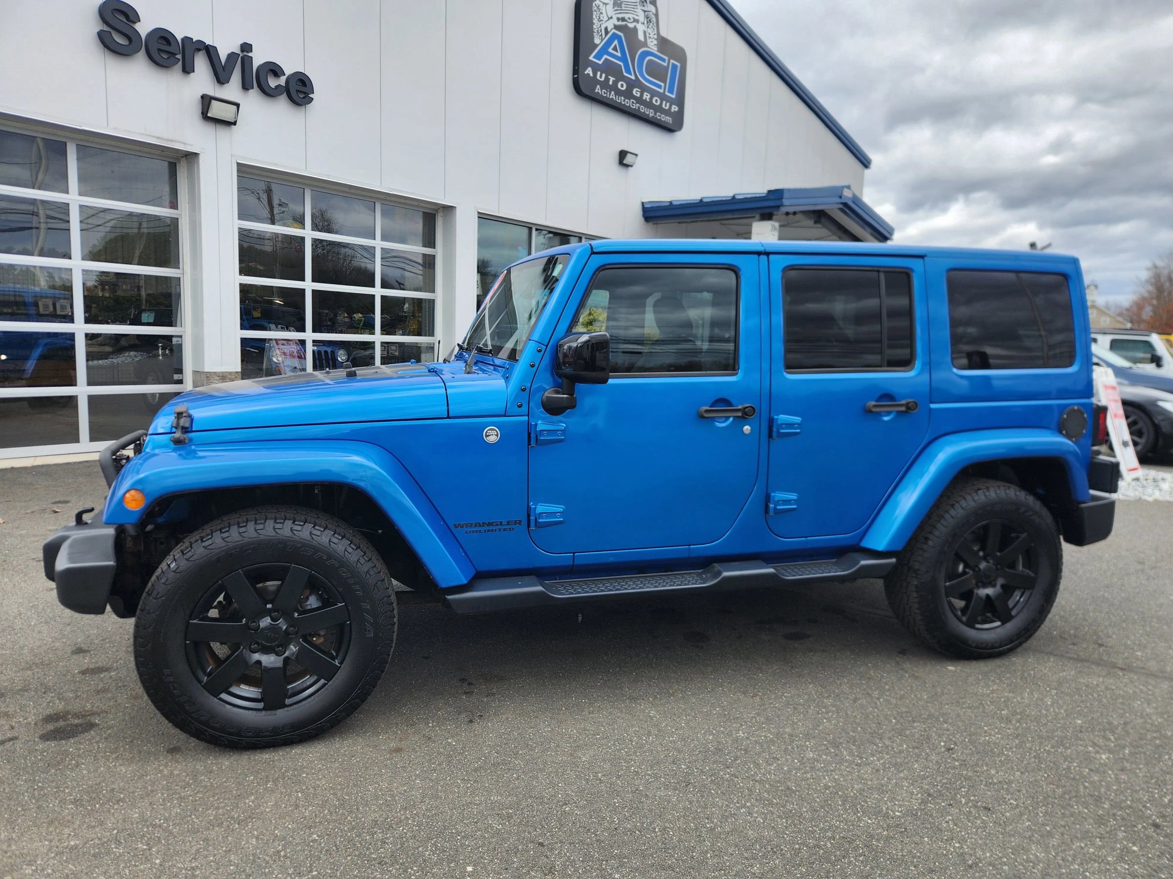 Used 2014 Jeep Wrangler Unlimited Sahara image 7