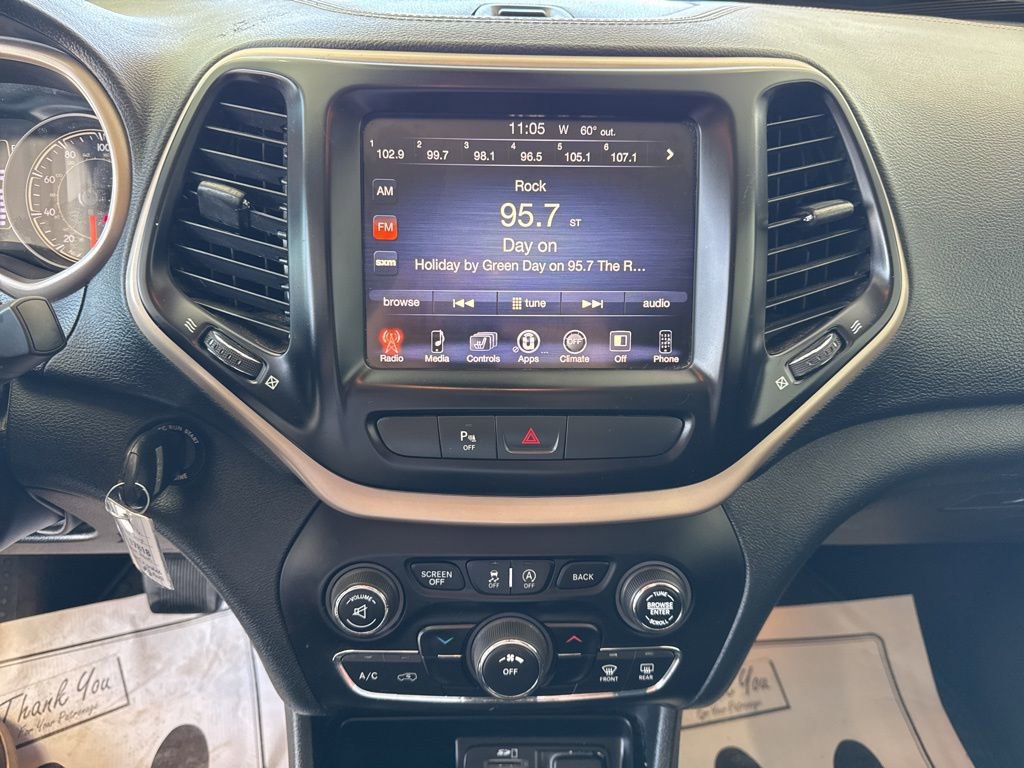 Used 2016 Jeep Cherokee Latitude w/ Safety/Convenience Group image 11