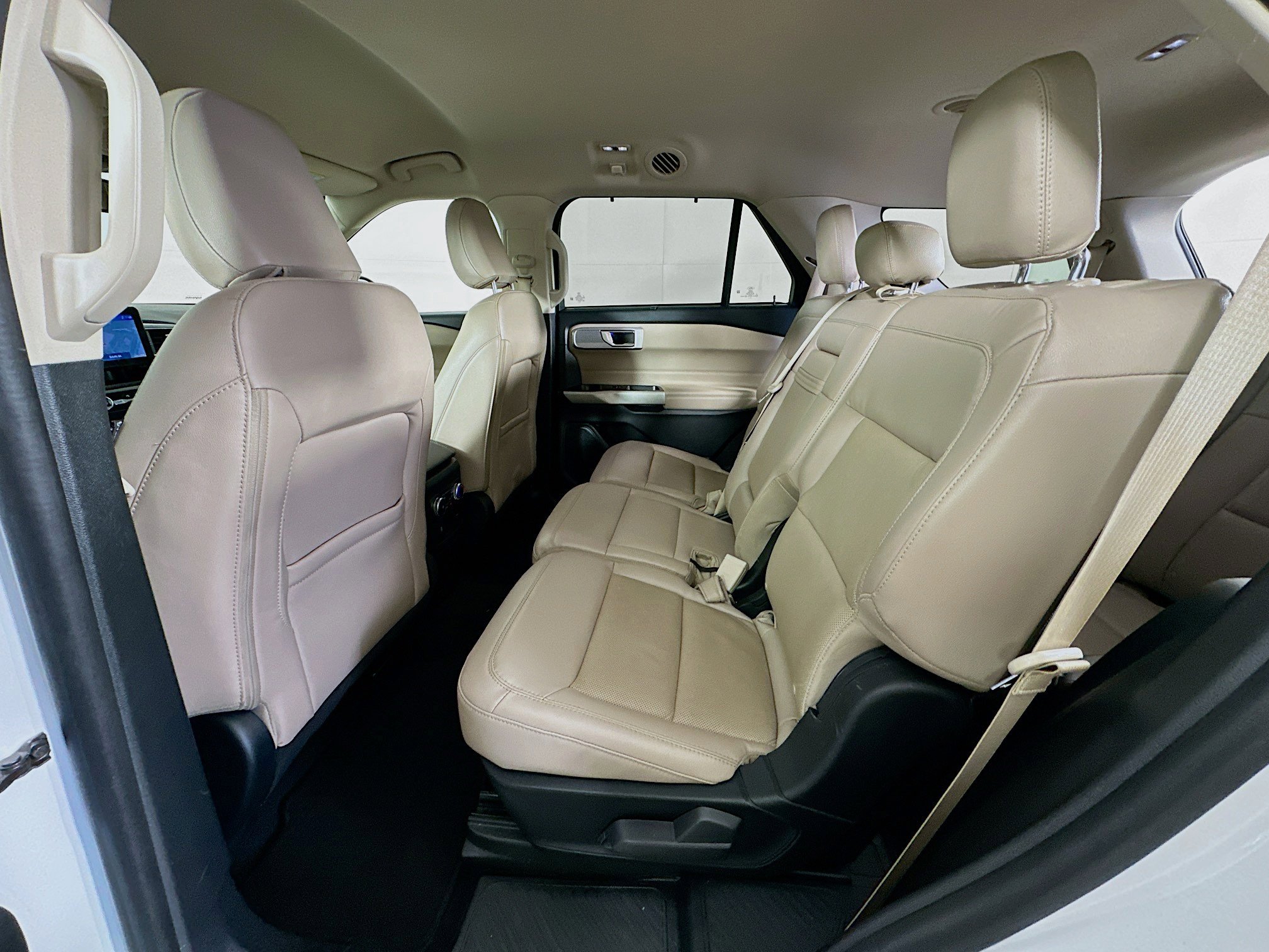 Used 2022 Ford Explorer Limited image 28