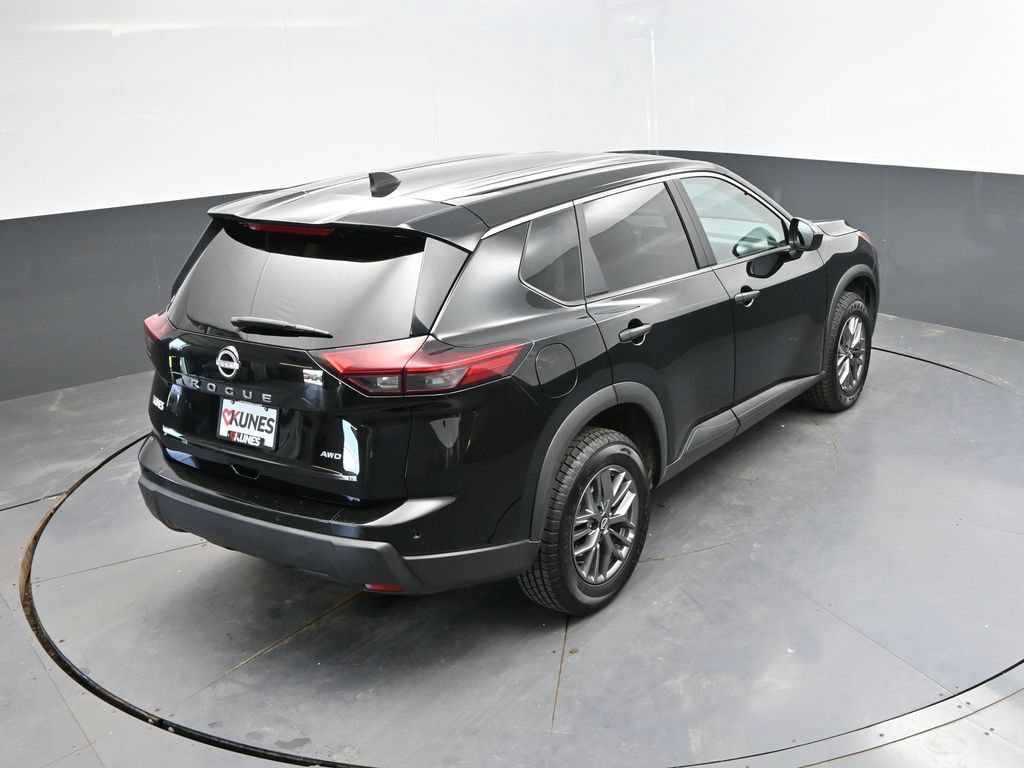 Used 2024 Nissan Rogue S AWD/4WD image 28