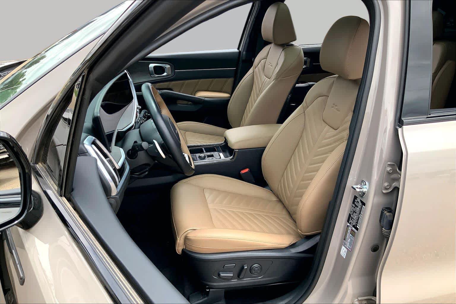 Certified 2025 Kia Sorento SX Prestige w/ Olive Brown Leather Package AWD/4WD image 8