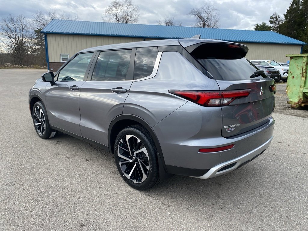 Used 2023 Mitsubishi Outlander SE image 5