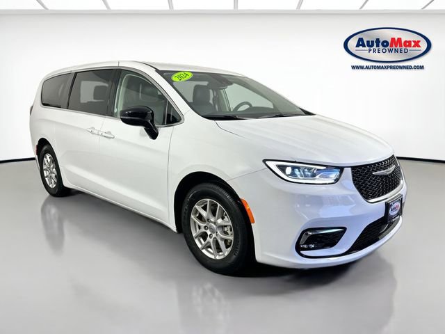 Used 2024 Chrysler Pacifica Touring-L
