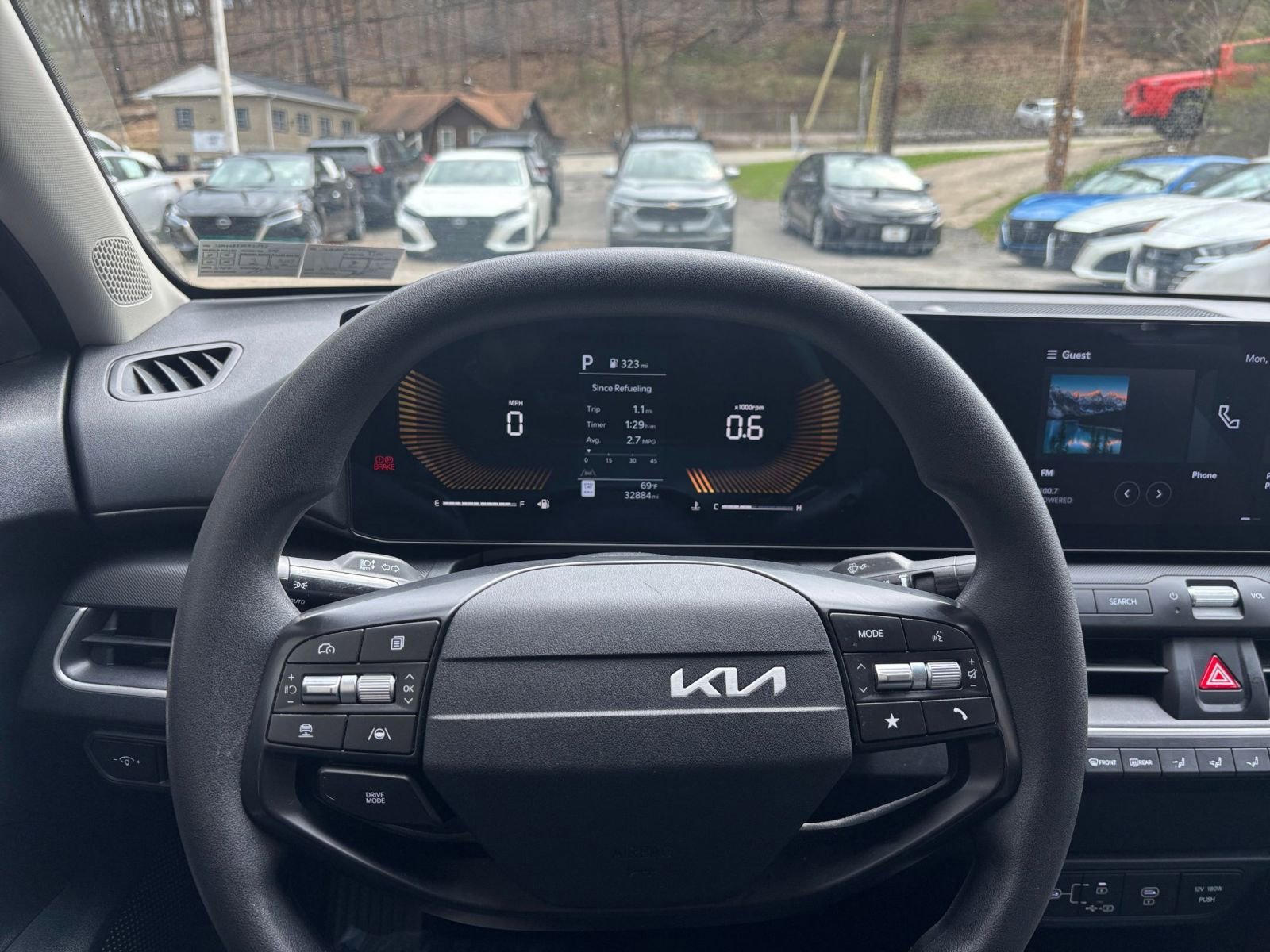 Used 2025 Kia K4 LXS image 28