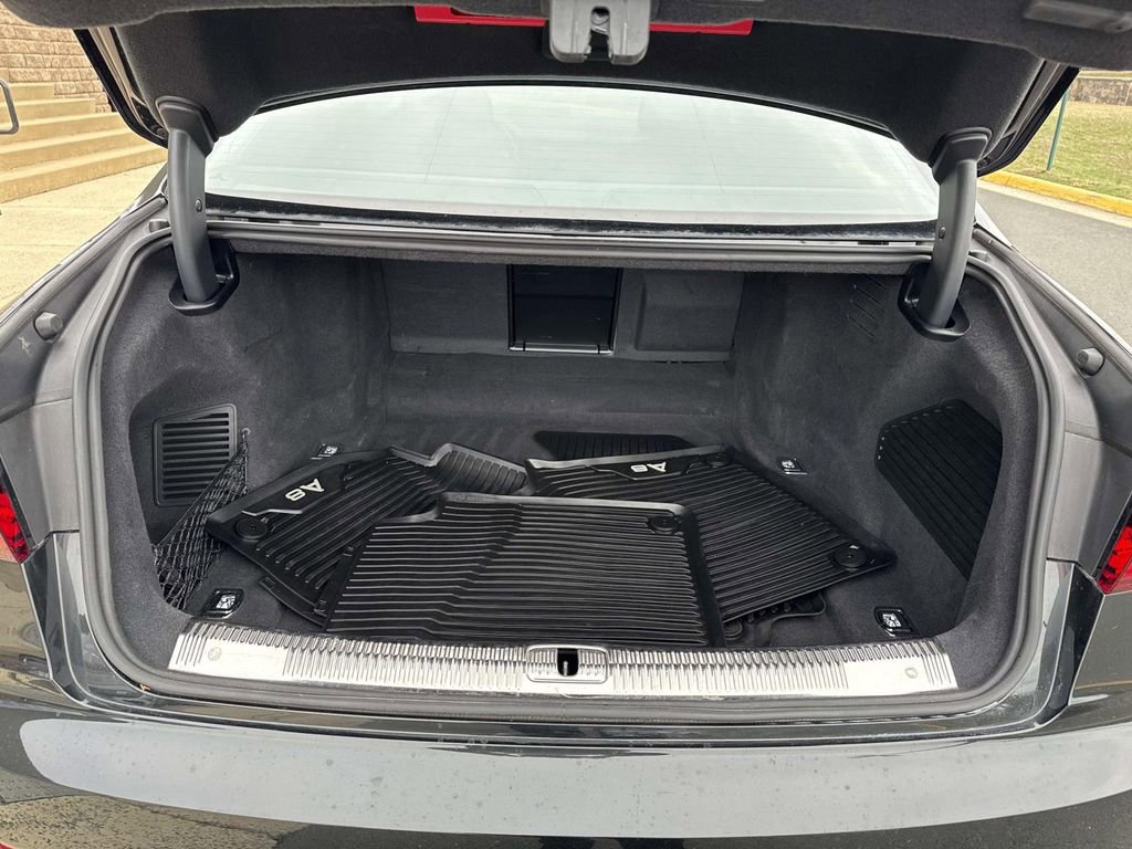 Used 2021 Audi A8 L 4.0T w/ Executive Plus Package image 28