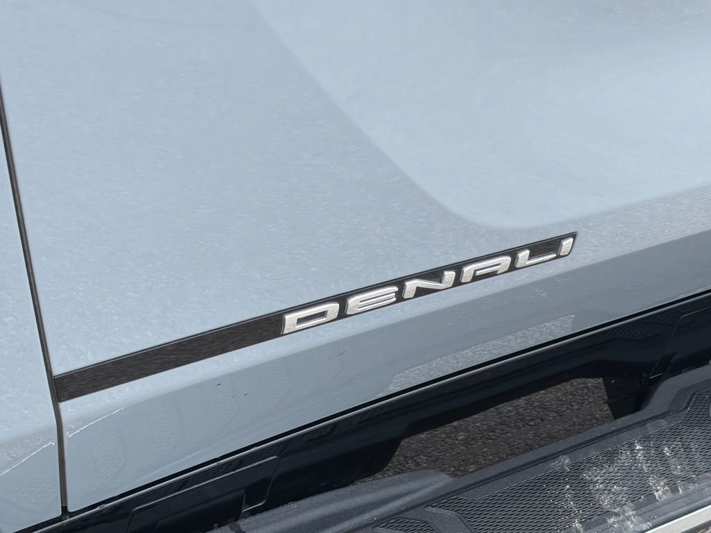 Used 2025 GMC Sierra EV Denali image 31