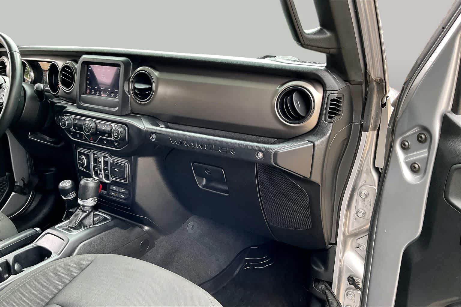 Used 2018 Jeep Wrangler Unlimited Sport S AWD/4WD image 17