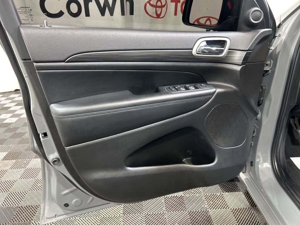 Used 2022 Jeep Grand Cherokee Laredo X AWD/4WD image 21