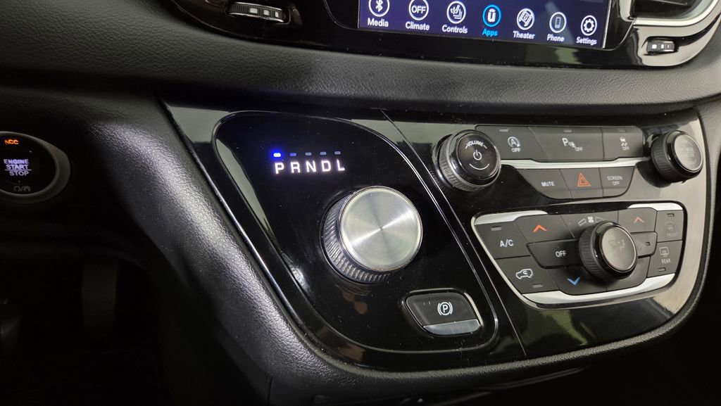 Used 2018 Chrysler Pacifica Touring-L Plus w/ S Appearance Package FWD image 23