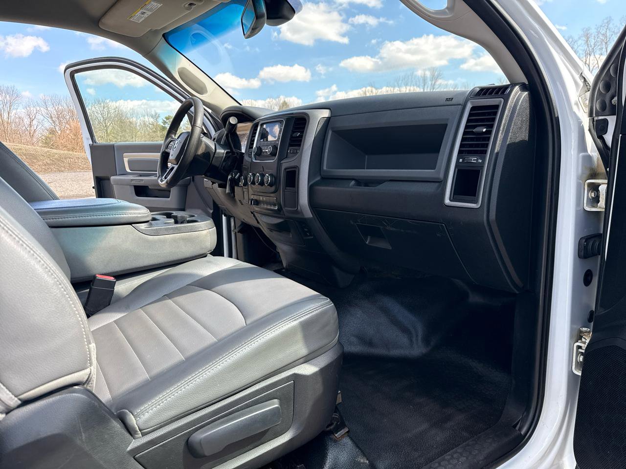 Used 2018 RAM 3500 Tradesman w/ Chrome Appearance Group AWD/4WD image 16