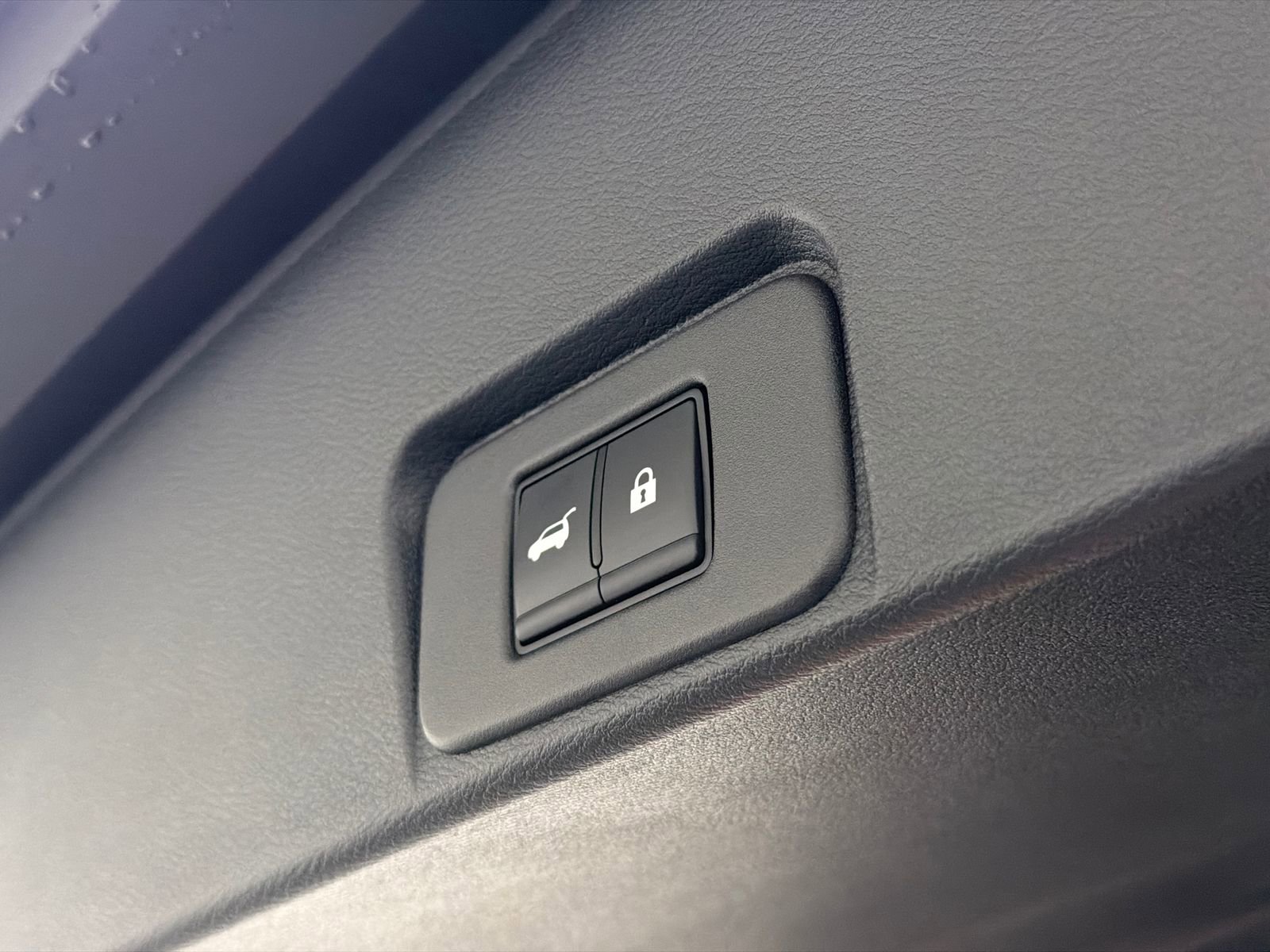 Used 2026 Nissan Rogue Platinum w/ Platinum Premium Package image 9