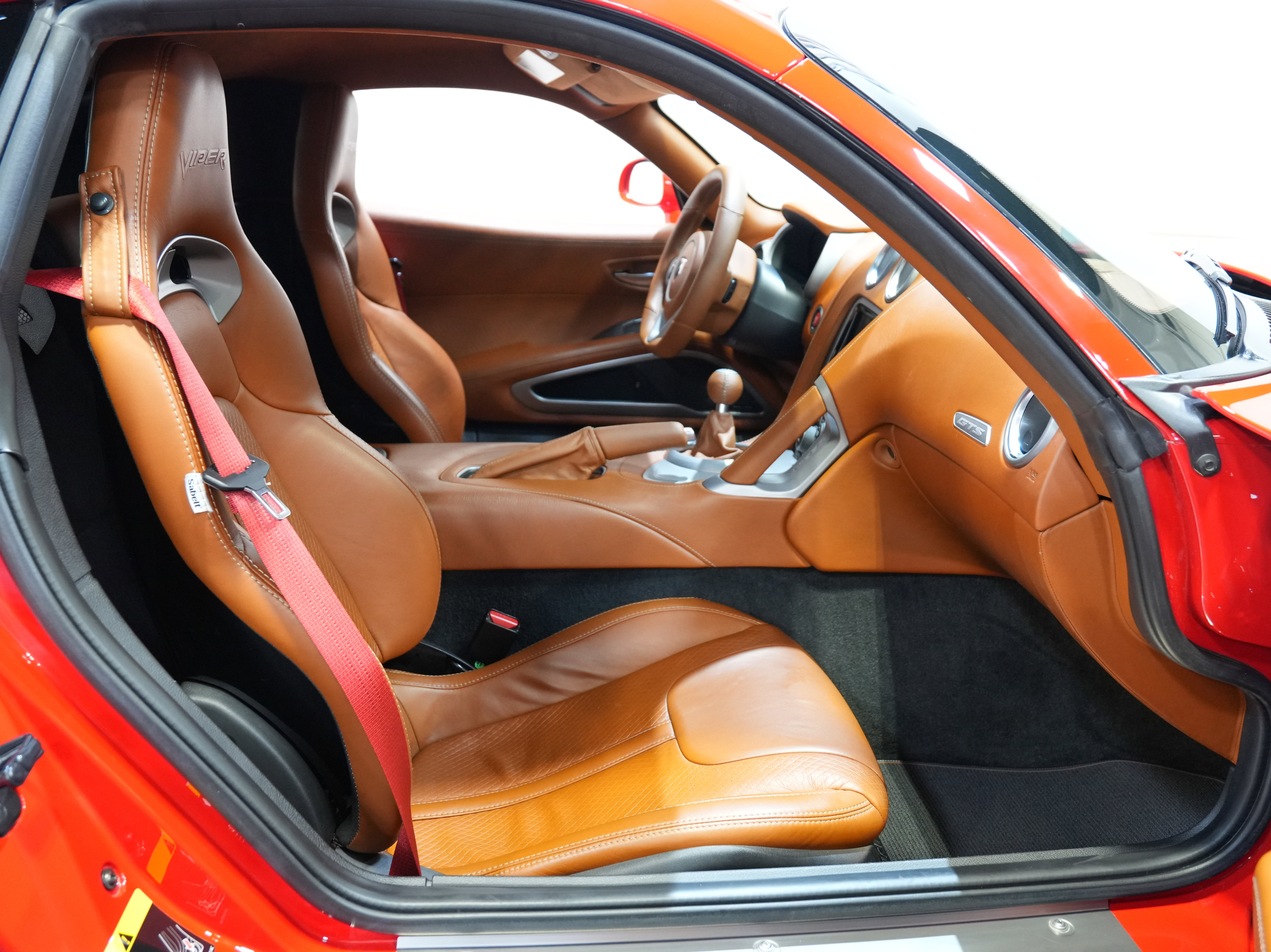 Used 2013 SRT Viper GTS w/ GTS Laguna Interior Pkg image 33