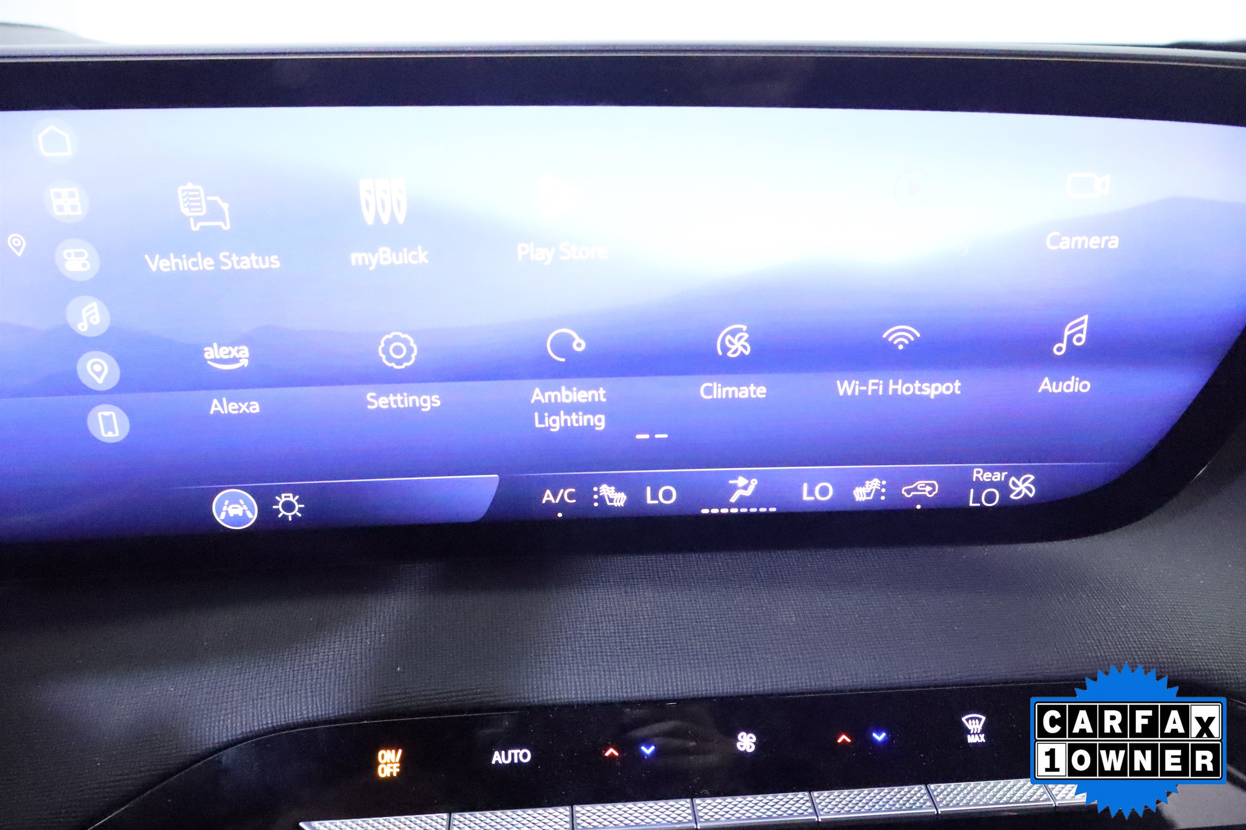 Used 2025 Buick Enclave Preferred FWD image 24