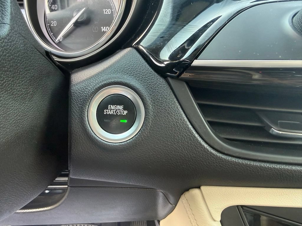 Used 2020 Buick Envision Essence FWD image 37
