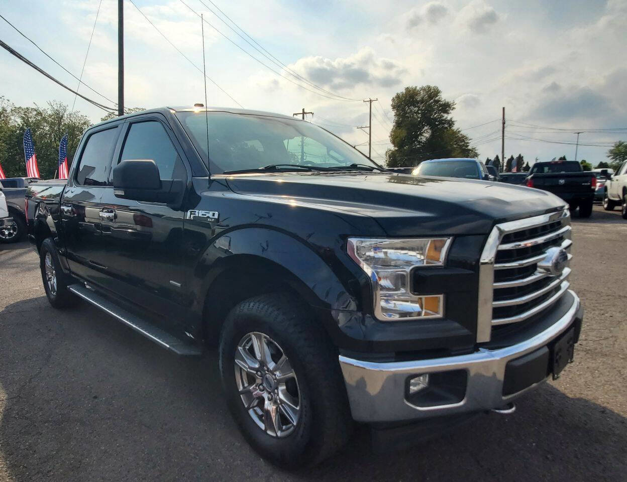Used 2017 Ford F150 XLT w/ Equipment Group 301A Mid AWD/4WD image 7