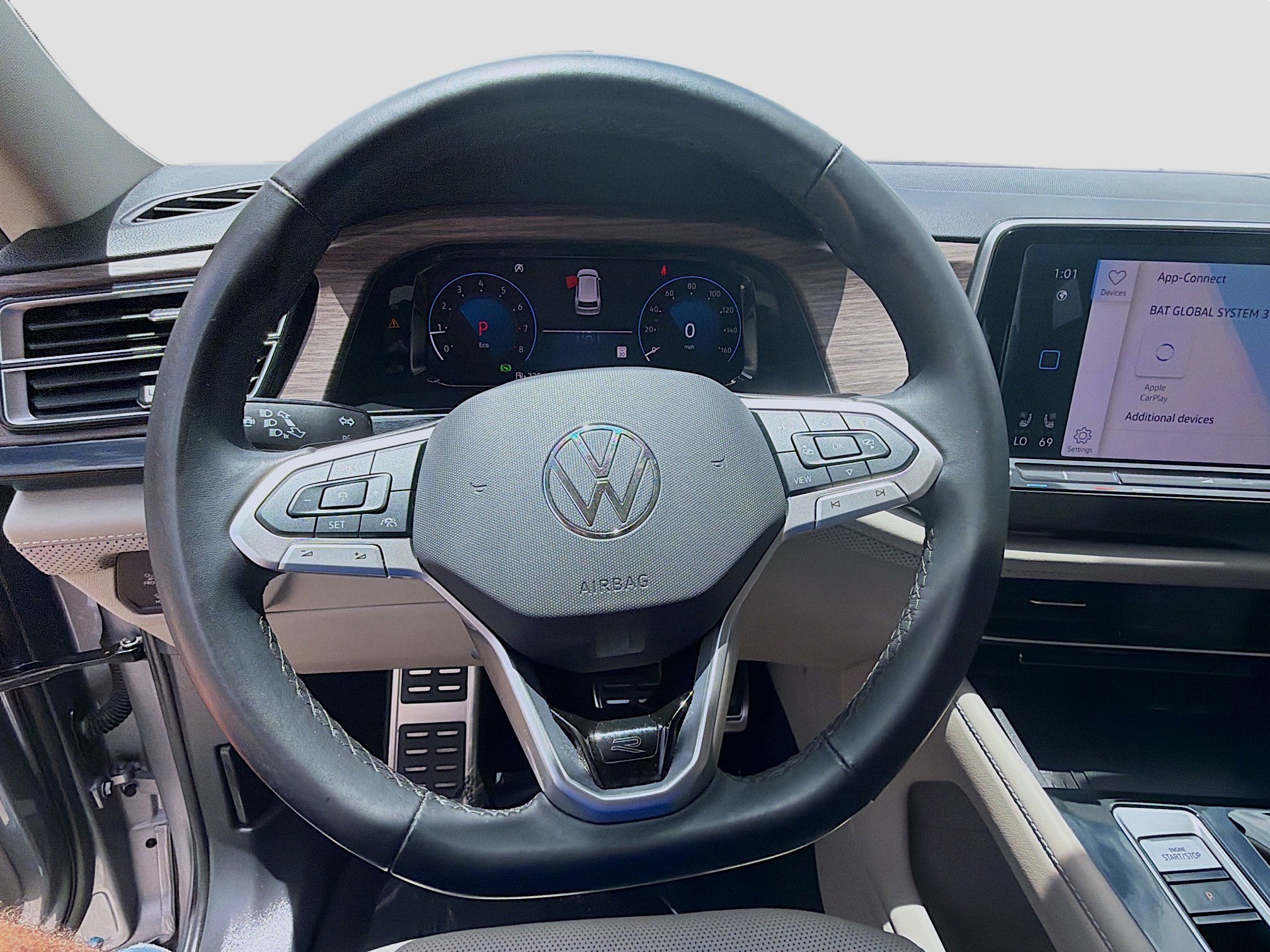 Used 2025 Volkswagen Atlas SEL Premium R-Line AWD/4WD image 10