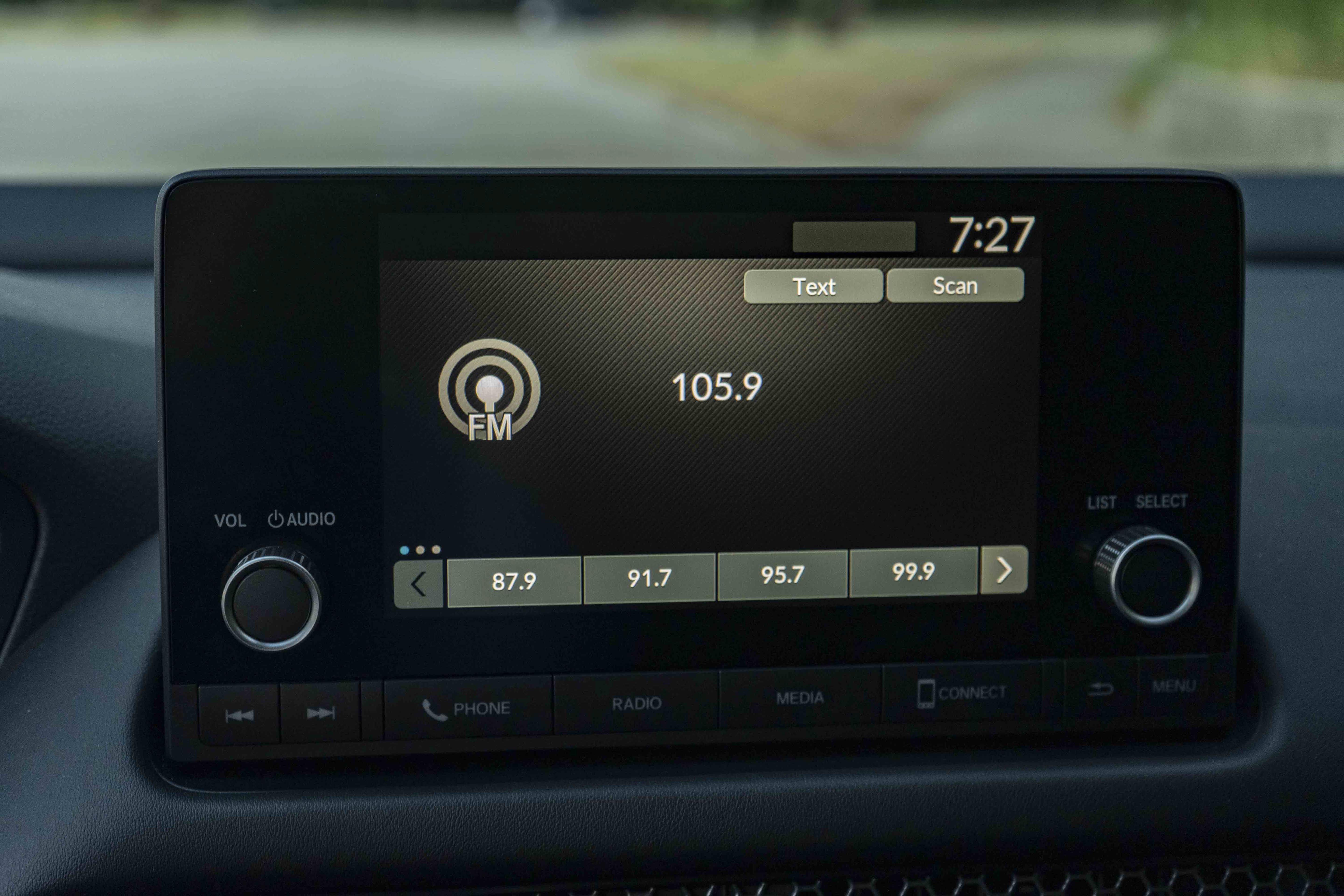 Certified 2025 Honda HR-V Sport image 32