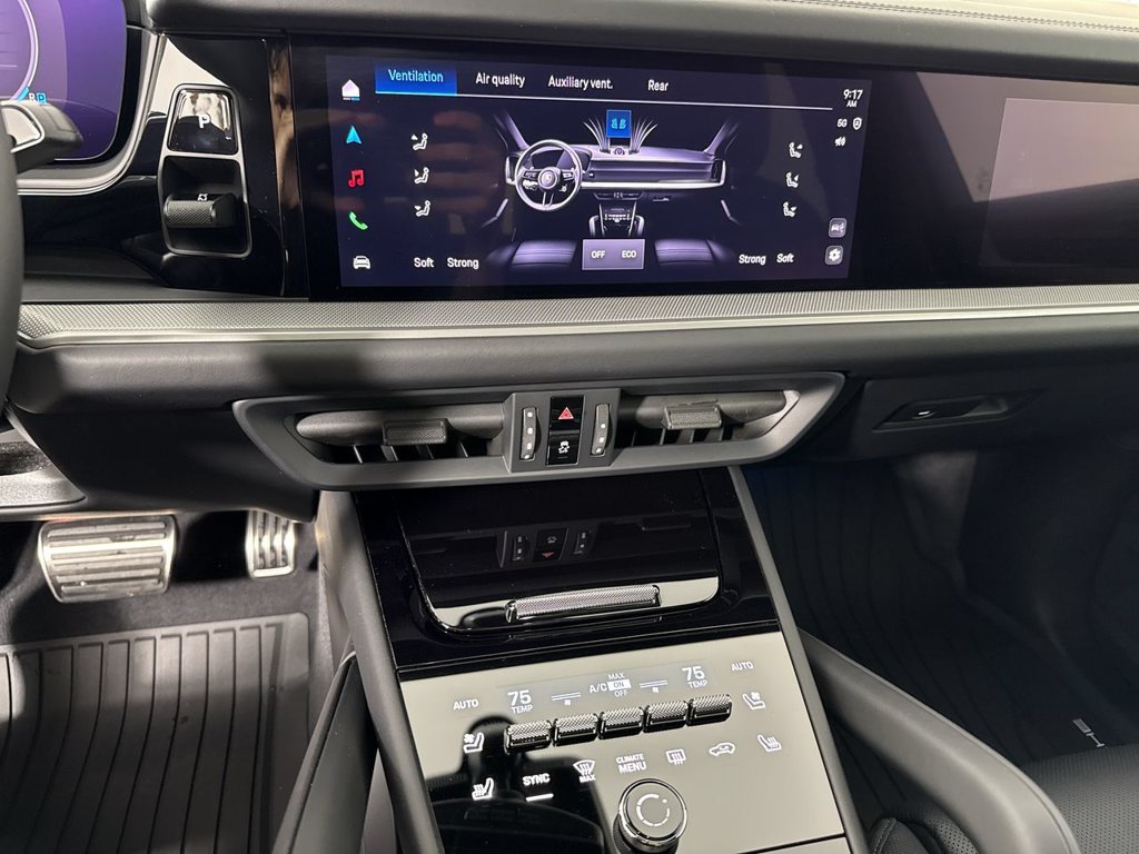 New 2026 Porsche Cayenne Coupe AWD/4WD image 30