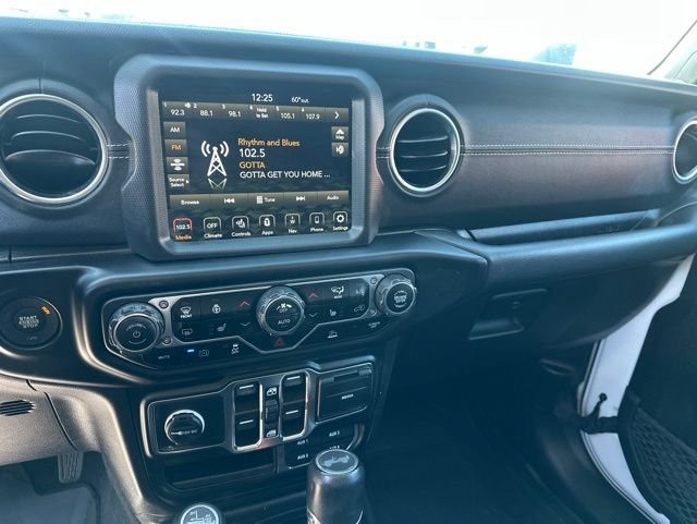 Used 2023 Jeep Wrangler Unlimited Sahara w/ Cold Weather Group AWD/4WD image 14