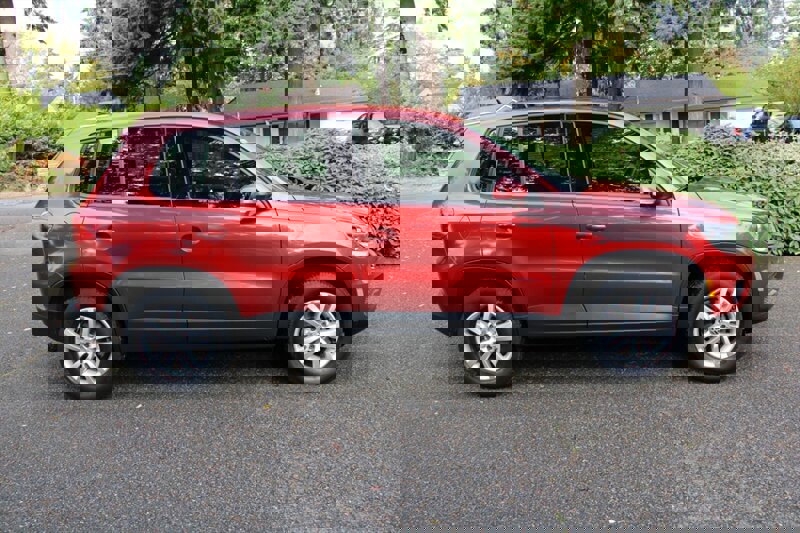 Used 2012 Volkswagen Tiguan S image 11