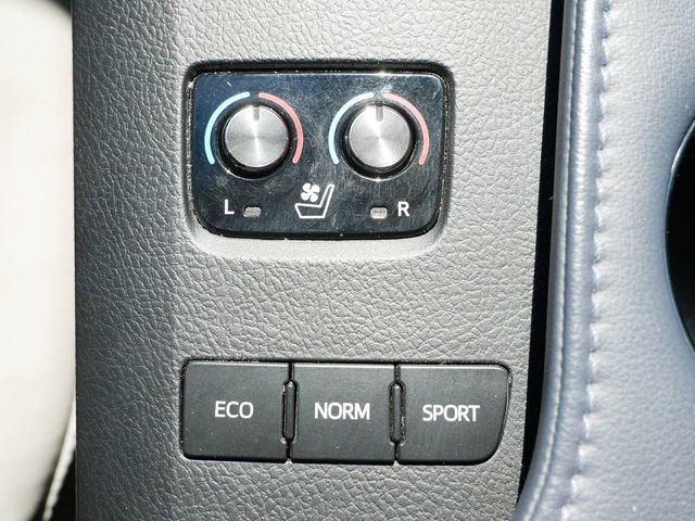 Used 2015 Toyota Avalon Limited w/ Technology Package image 22