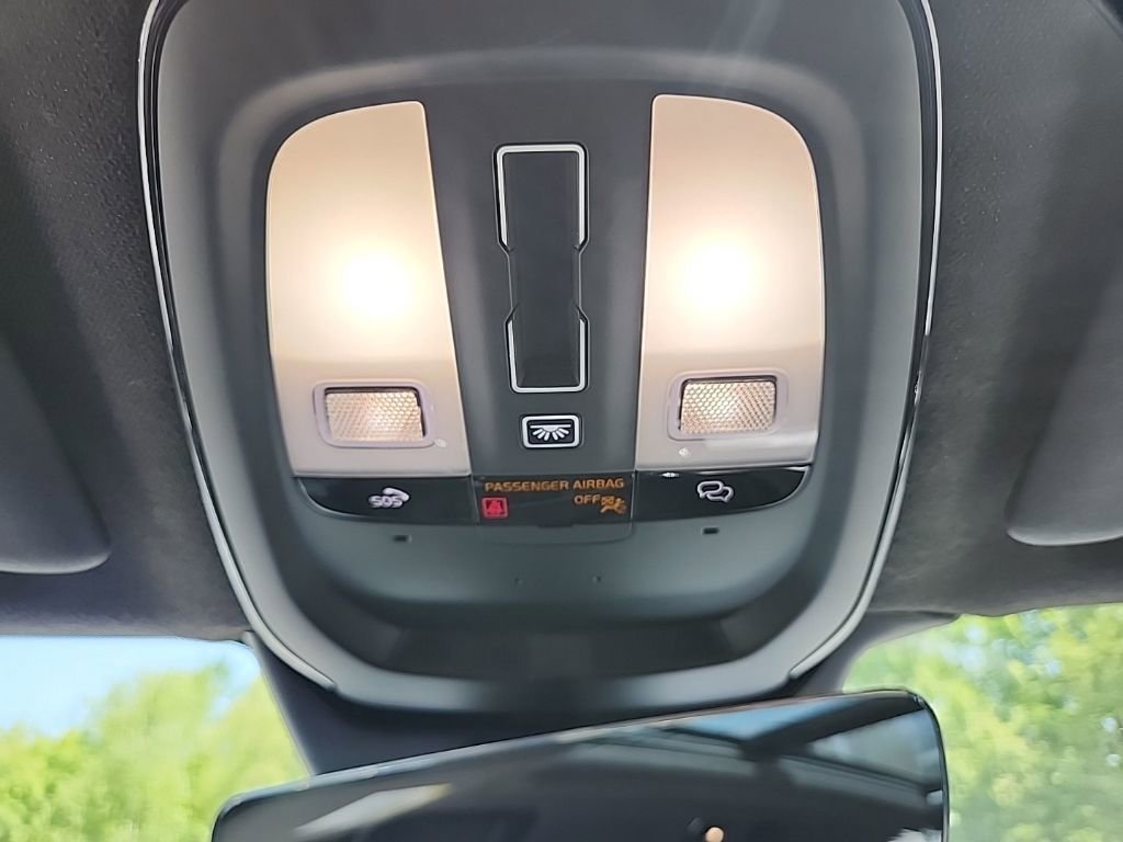 Certified 2024 Volvo XC40 Recharge Ultimate AWD/4WD image 27