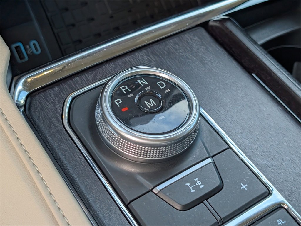 Used 2024 Ford Expedition Platinum image 29