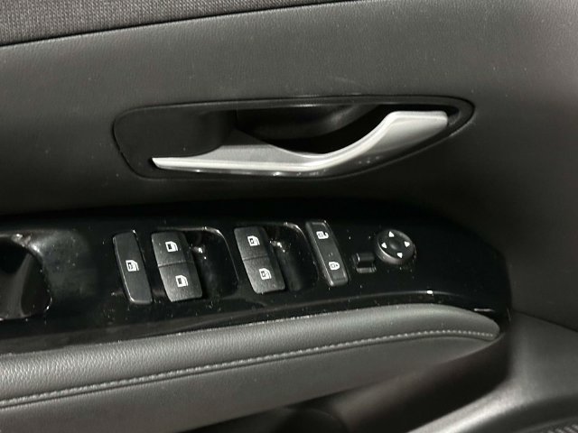 Used 2022 Hyundai Tucson Limited AWD/4WD image 16
