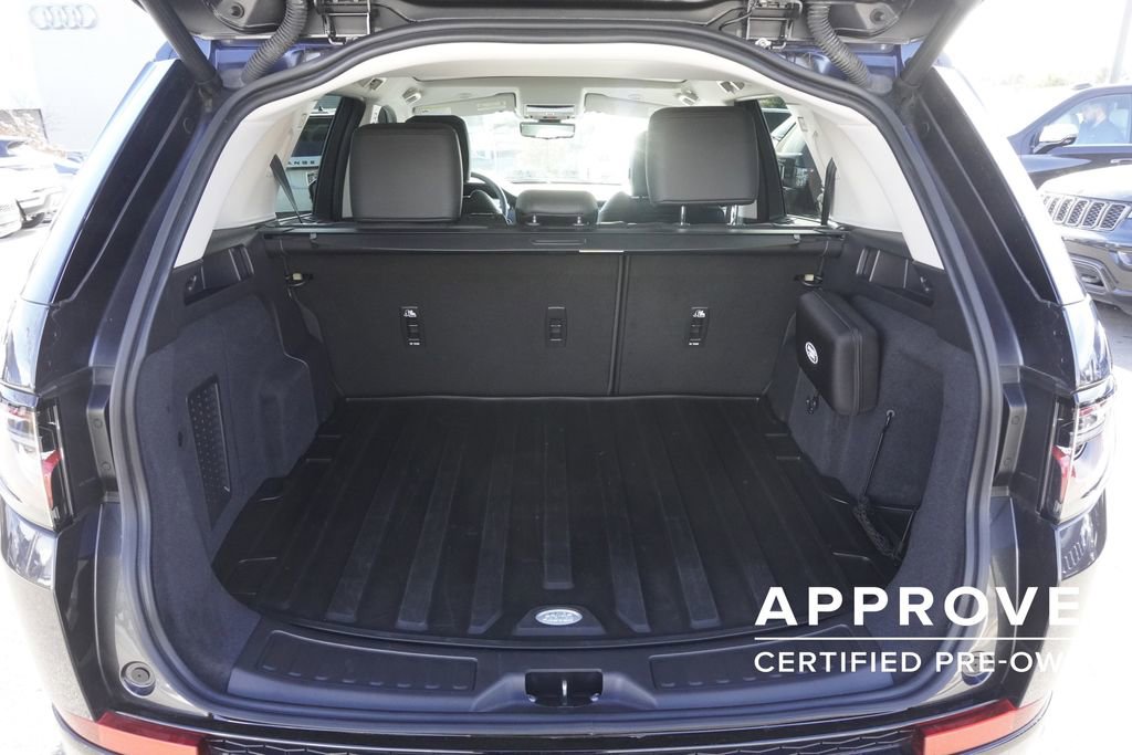 Used 2025 Land Rover Discovery Sport S image 31