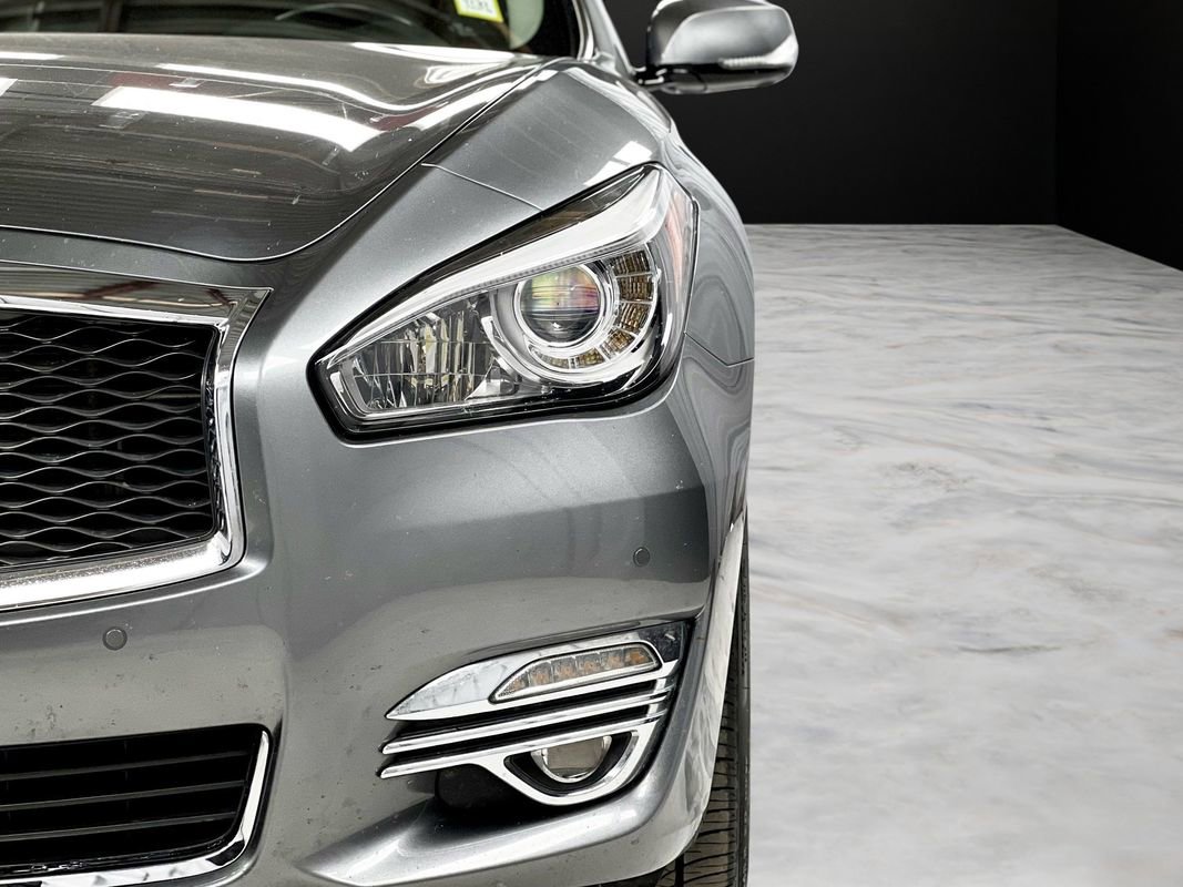 Used 2017 INFINITI Q70 L 3.7 w/ Deluxe Touring Package image 9