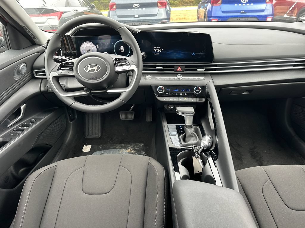 New 2025 Hyundai Elantra SEL FWD image 23