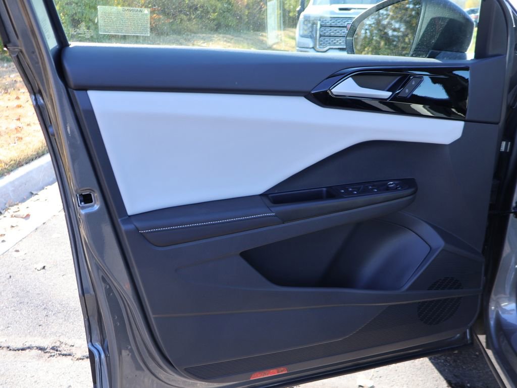 New 2026 Volkswagen Taos S image 23