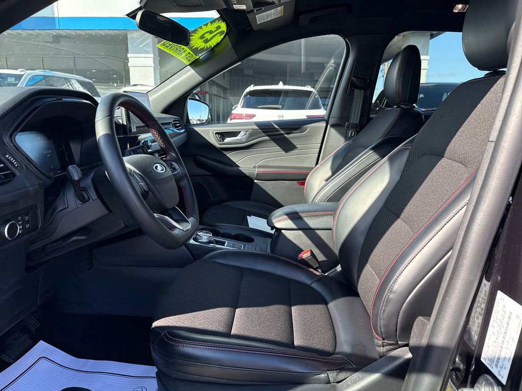 Used 2025 Ford Escape ST-Line image 10