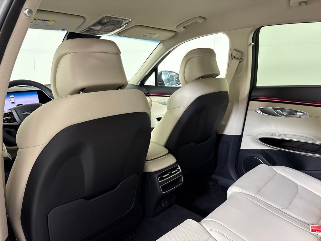 New 2027 Genesis GV70 2.5T AWD/4WD image 19