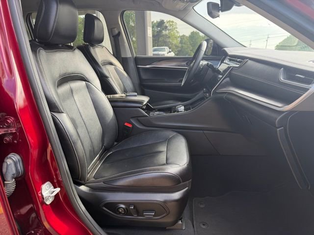 Used 2023 Jeep Grand Cherokee Limited image 14