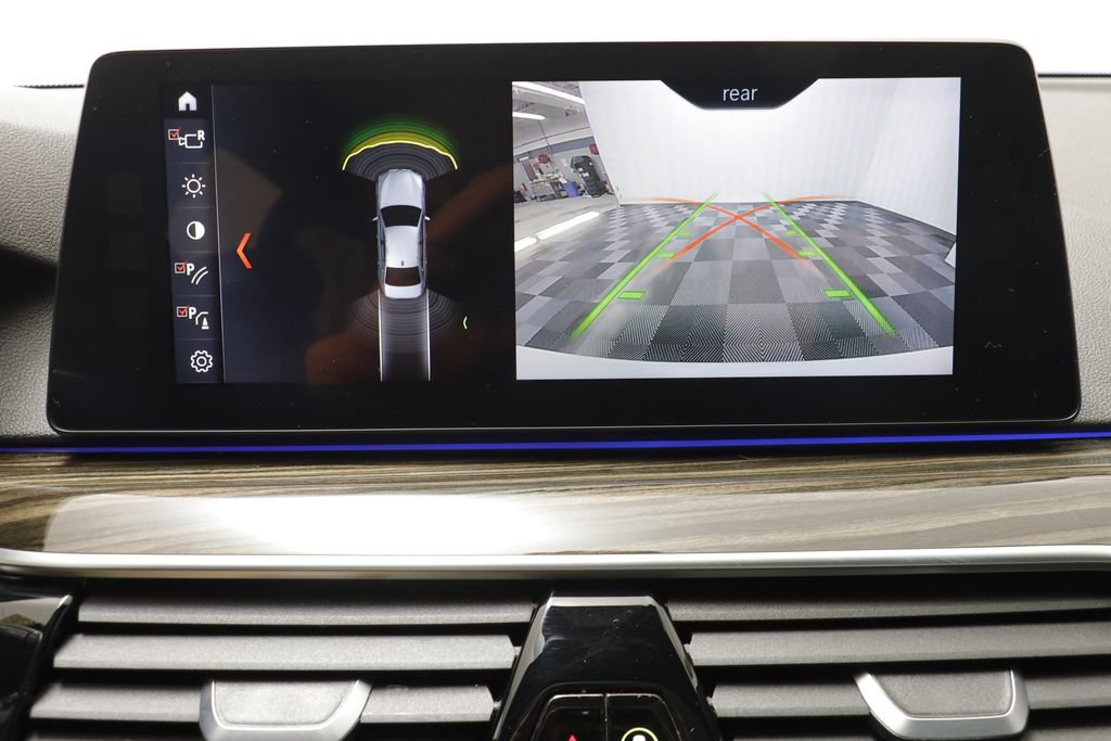 Used 2018 BMW 530e xDrive image 12