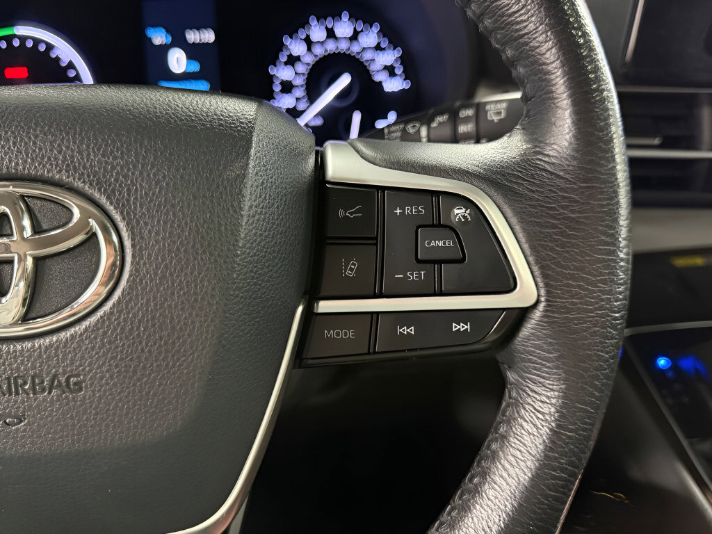 Used 2021 Toyota Sienna XLE image 13