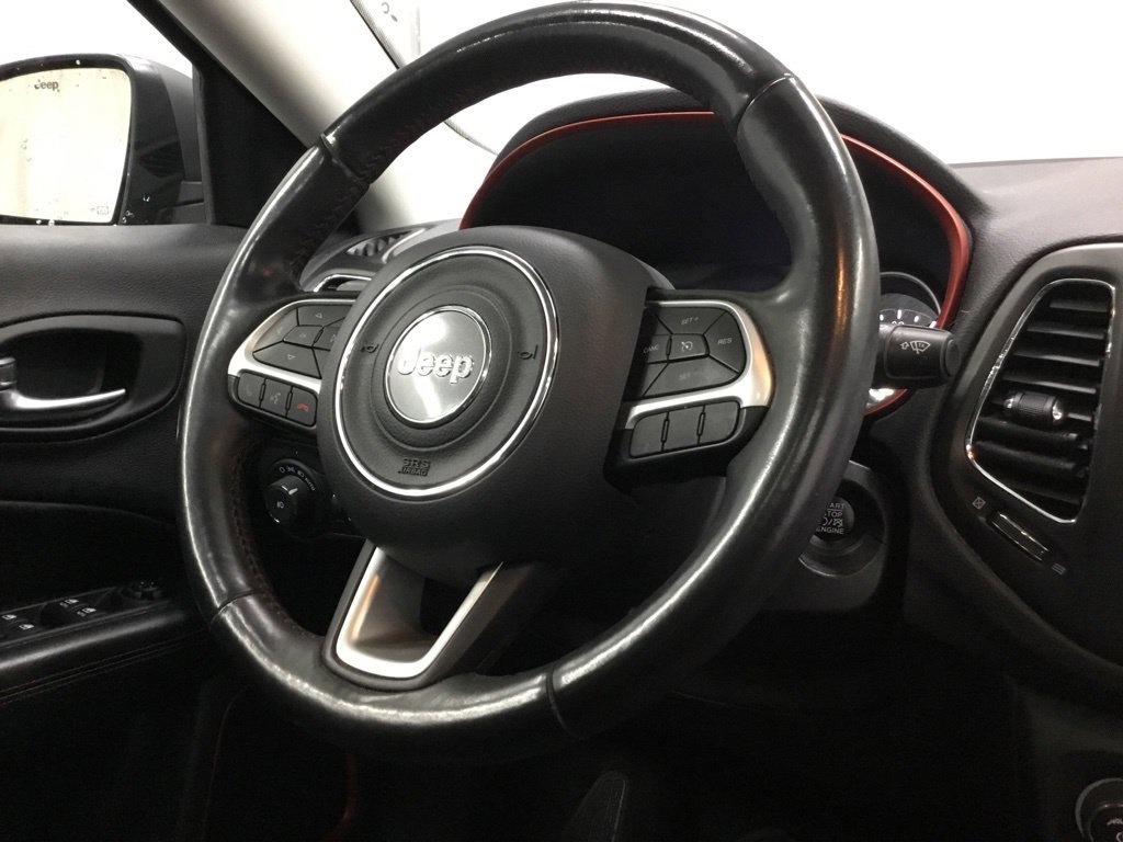 Used 2019 Jeep Compass Trailhawk w/ Leather Interior Group AWD/4WD image 33