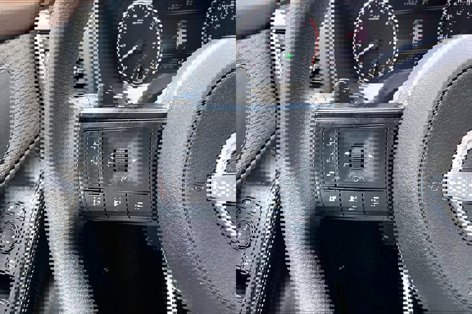 Used 2022 Nissan Rogue S image 22