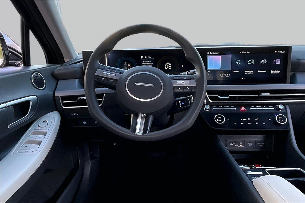 Used 2025 Hyundai Sonata SEL FWD image 5