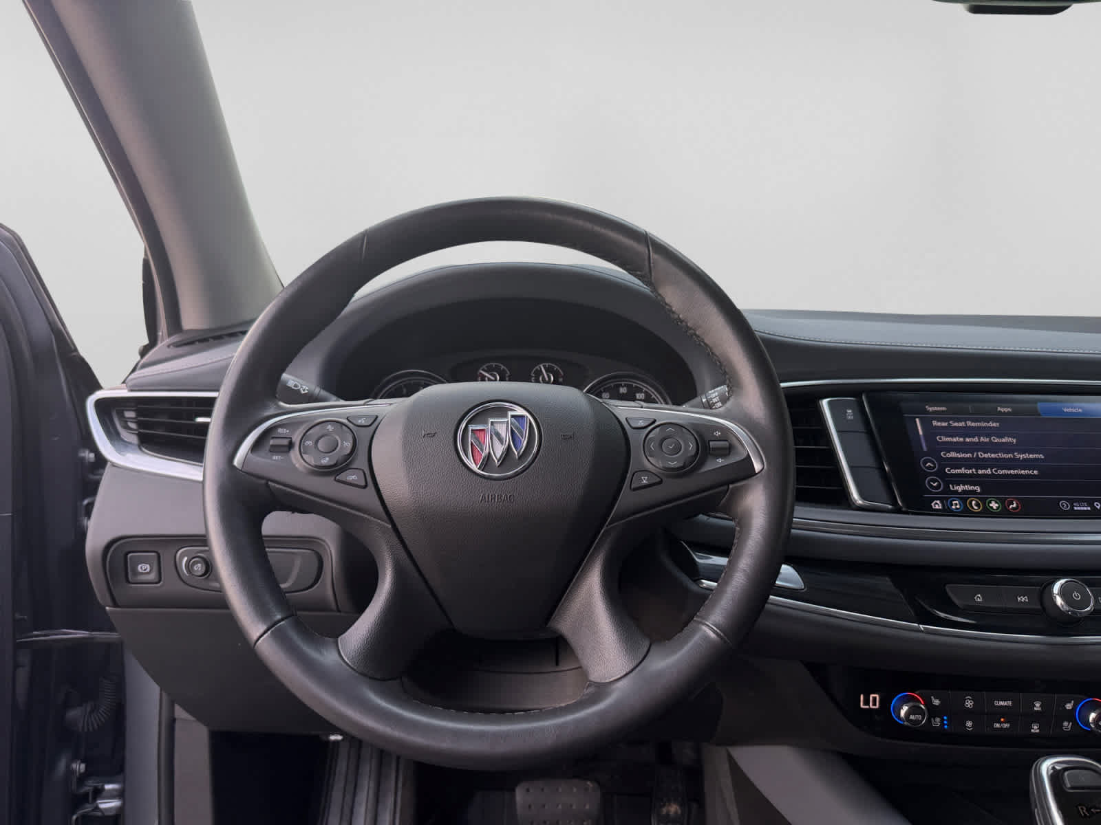 Used 2020 Buick Enclave Premium w/ LPO, Luxury Package FWD image 16