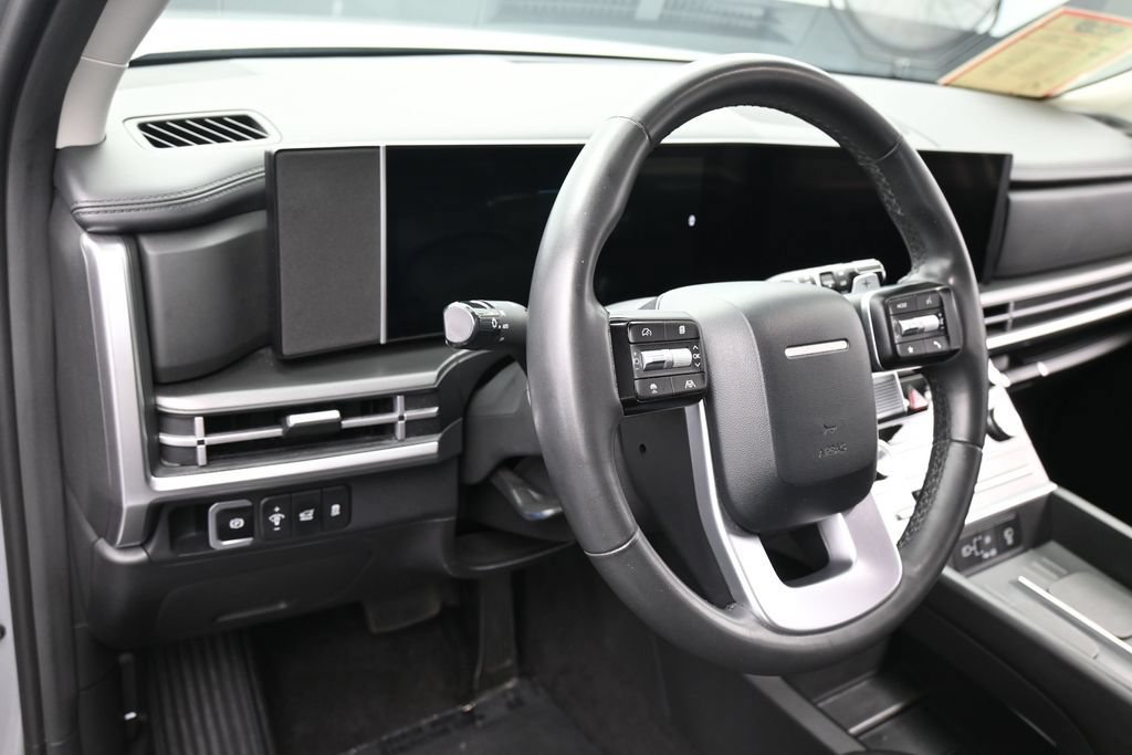 Used 2025 Hyundai Santa Fe SE FWD image 15