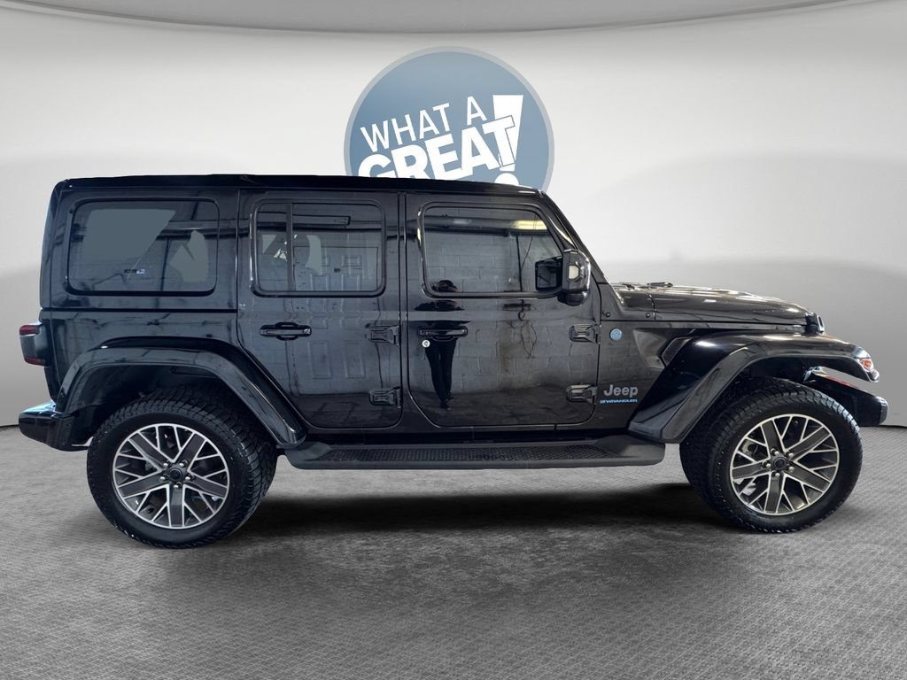 Used 2024 Jeep Wrangler High Altitude AWD/4WD image 2