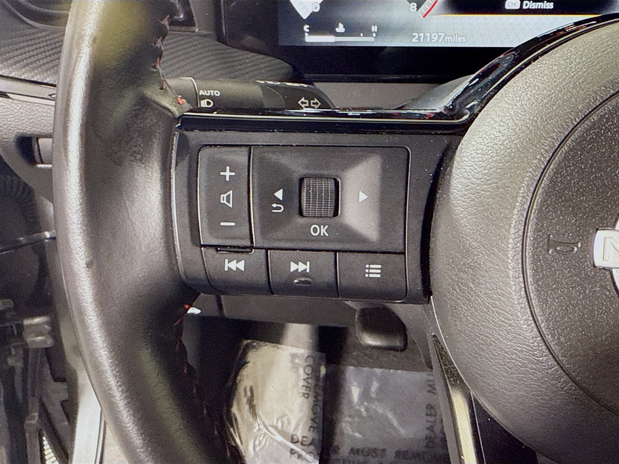 Used 2025 Nissan Kicks SR image 14