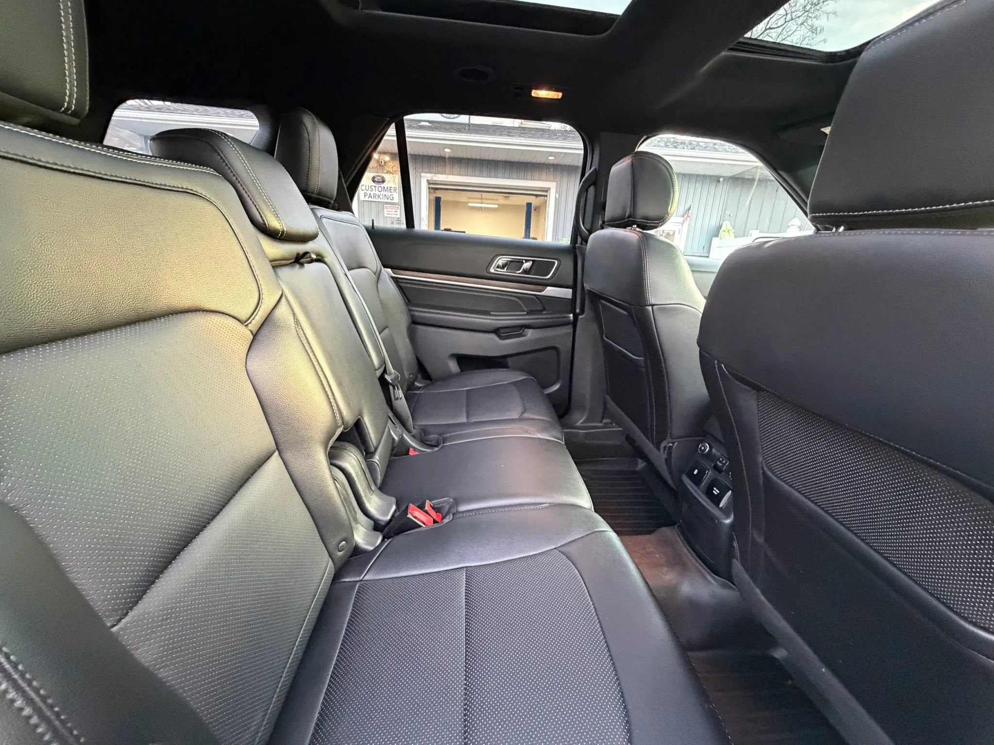 Used 2016 Ford Explorer Limited w/ Equipment Group 301A image 21