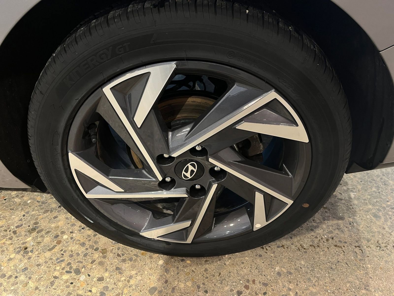 Used 2025 Hyundai Elantra SEL image 31