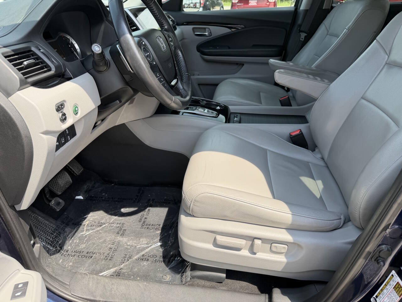 Used 2017 Honda Pilot Touring image 13
