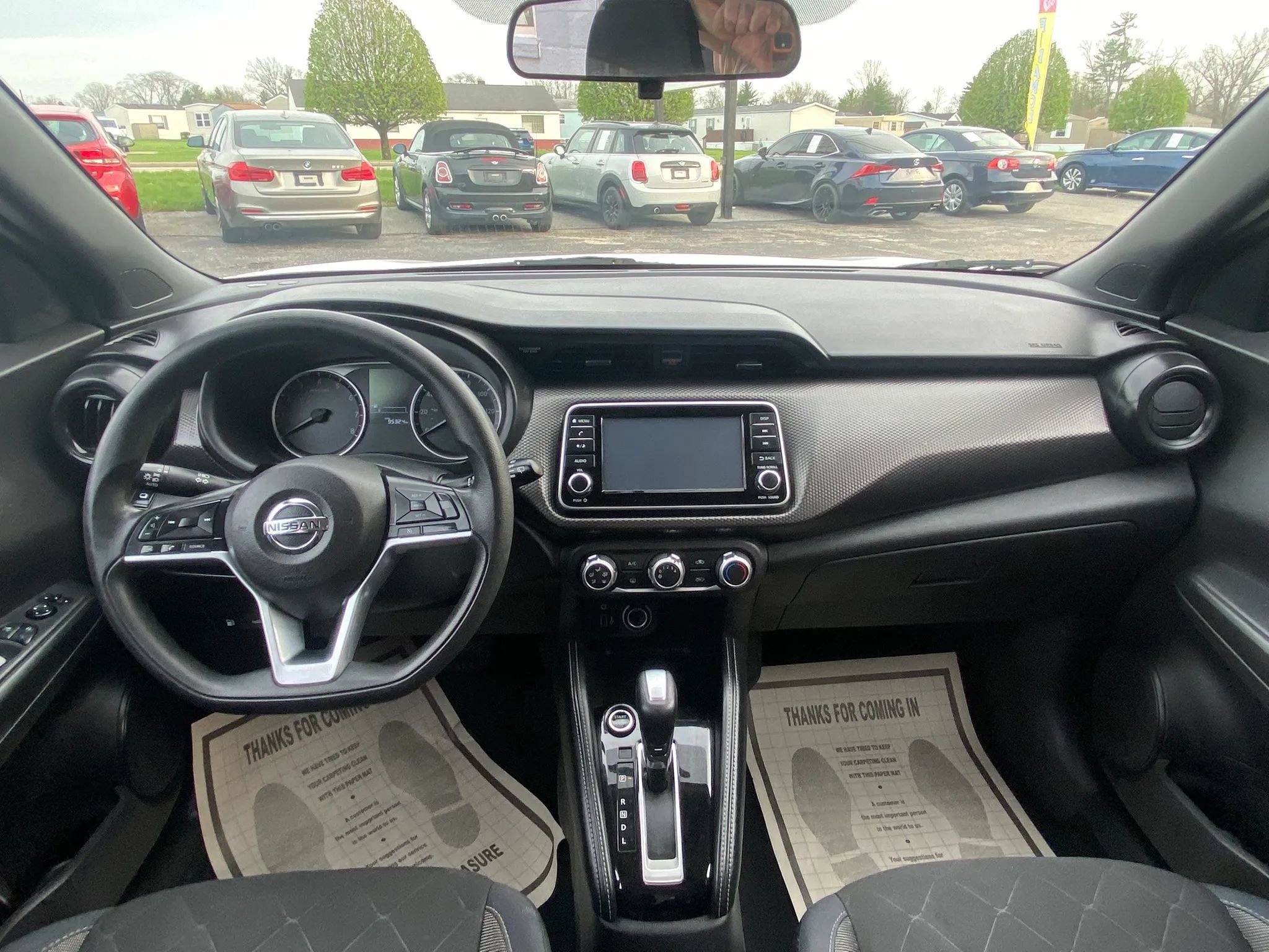 Used 2018 Nissan Kicks S image 9