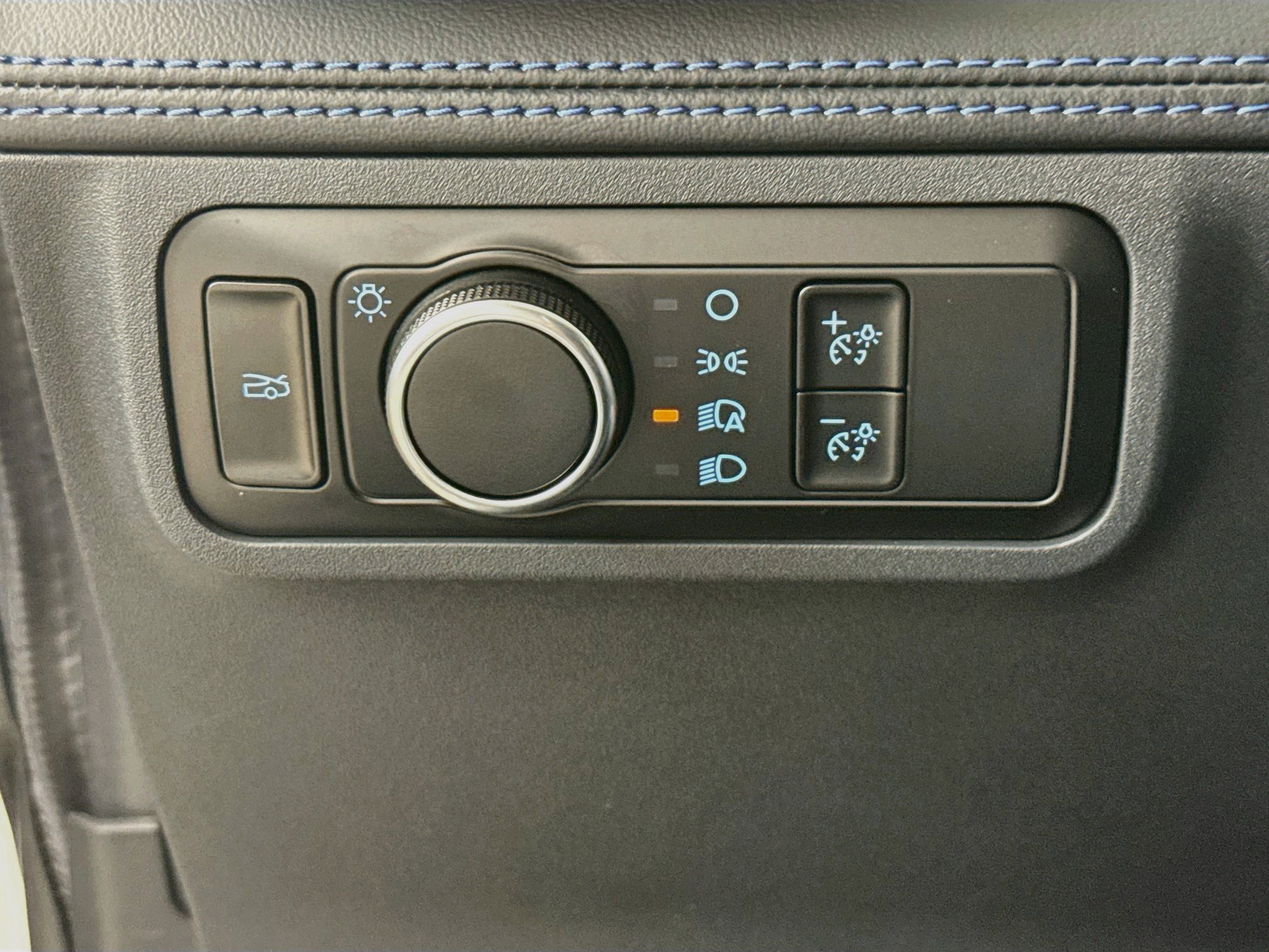 Used 2024 Ford Mustang Dark Horse RWD image 9